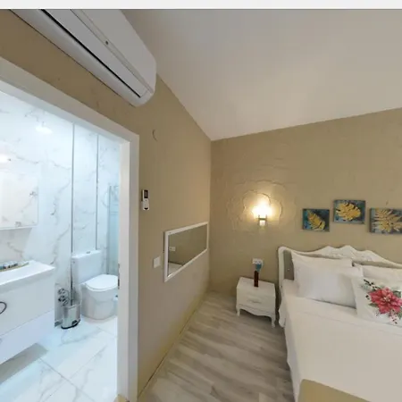 716 Hotel 2*