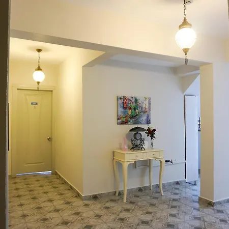 716 Hotel 2*